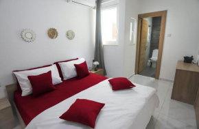 Economy Bedroom with Private Bathroom, Best Area St Julians - 3 mins Seafront - shared common area